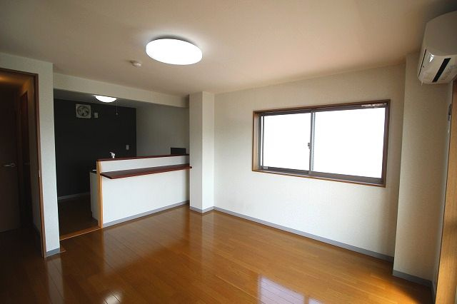 グランパレスパゴダの居間・リビング|使いやすい居間です