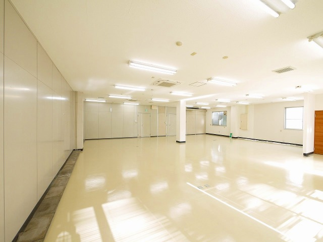 奈良事務機別館ビルの内装