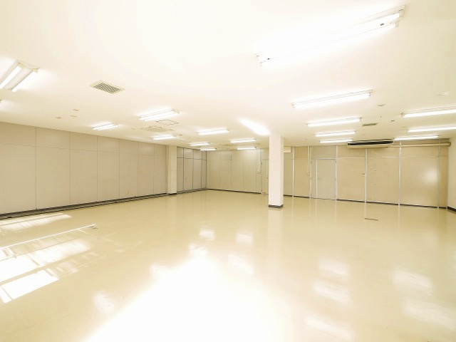 奈良事務機別館ビルの内装