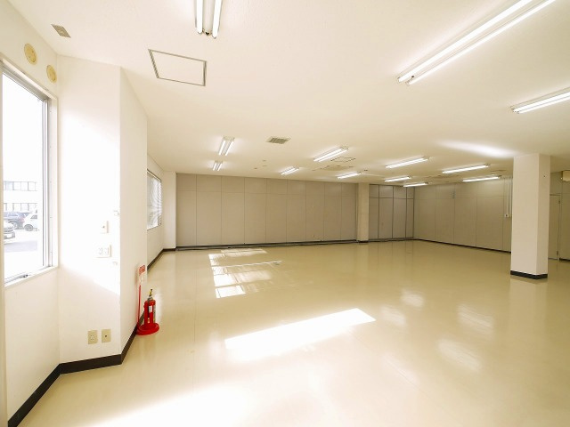 奈良事務機別館ビルの内装