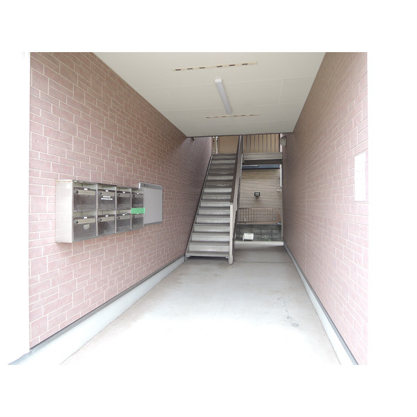 サンライズ三橋２のエントランス