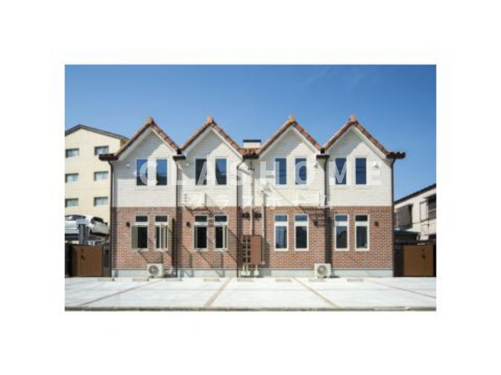 ROYAL BRICKS APARTMENT Vの外観