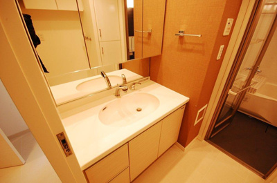 【洗面所】 | 本町橋タワー | 広い洗面スペース