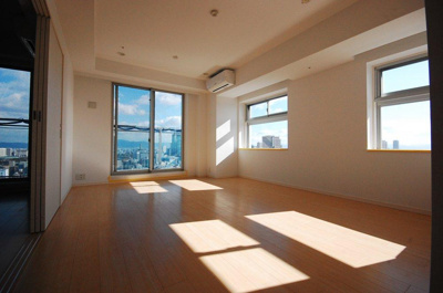 【居間・リビング】 | 本町橋タワー | ゆったり過ごせる居間です