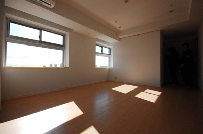 【居間・リビング】 | 本町橋タワー | ゆったり過ごせる居間です