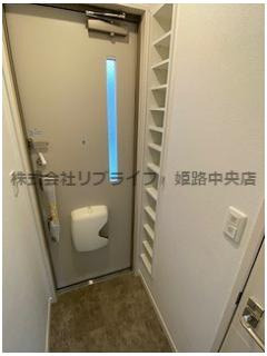 【玄関】 | サワーメゾン五軒邸 | 玄関収納もあります。