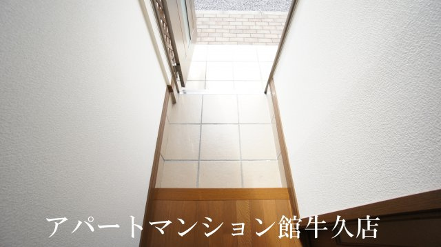 フローラ霞ヶ岡の玄関