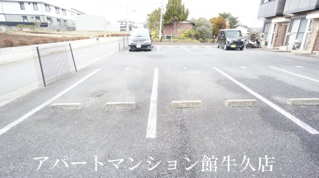 フローラ霞ヶ岡の駐車場