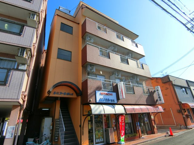 ルミエール旭ヶ丘の外観