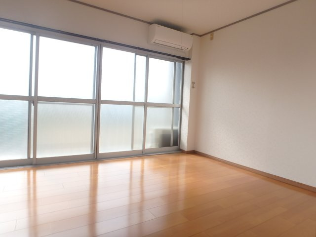 コーポ静の洋室