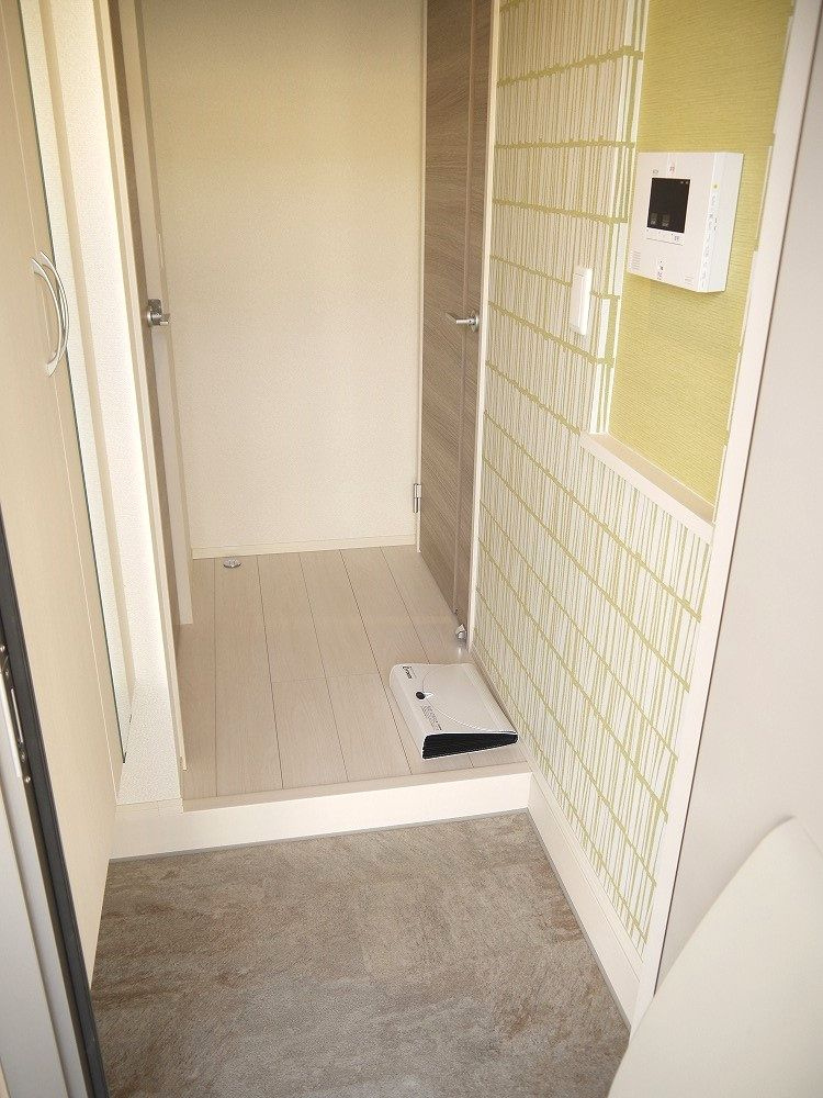 ジーウィズダム　Bの玄関