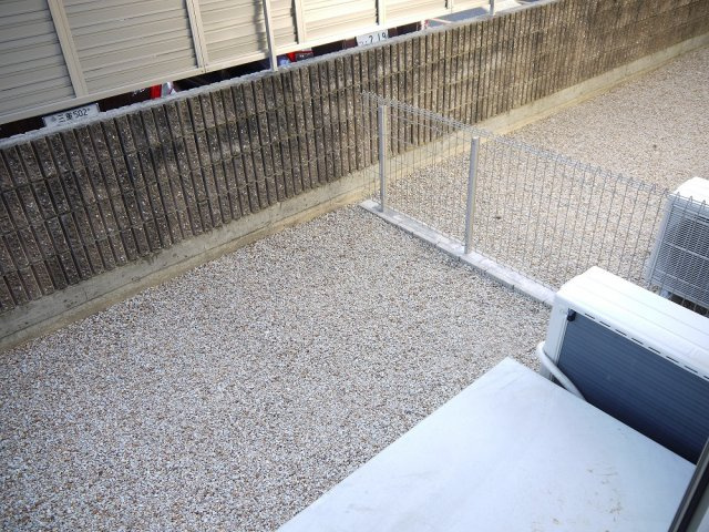 ジーウィズダム　Bのバルコニー|庭