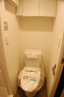 【トイレ】 | SERENiTE北浜 | ゆったりとした空間のトイレです