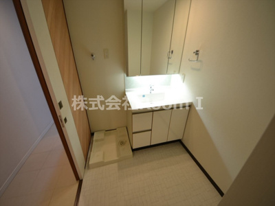 【洗面所】 | ビエラコート内久宝寺　旧ルクレ内久宝寺 | コンパクトで使いやすい洗面所