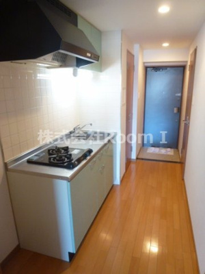 【キッチン】 | ドゥーエ玉造（旧プライムアーバン玉造） | コンパクトなキッチンで掃除もラクラク