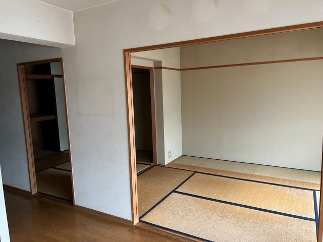 プレステージ東高松の和室