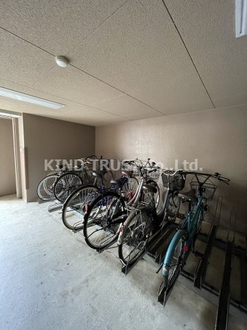 デセンシアISHIFUNEのその他共用部分|屋根付き駐輪場です