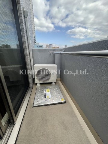 マティエール東梅田のバルコニー|お洗濯にも便利なバルコニー付き