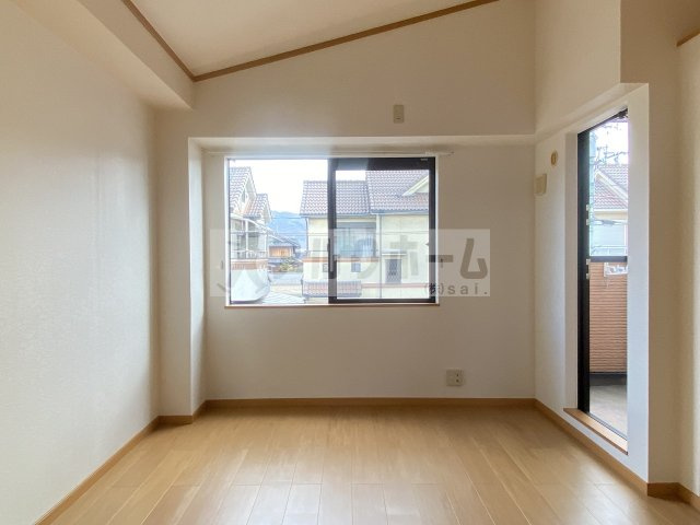 イーストガーデンの洋室