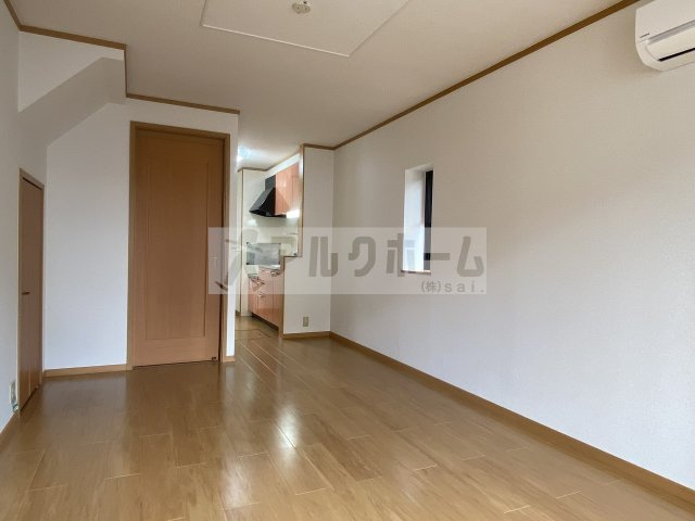 イーストガーデンの居間・リビング