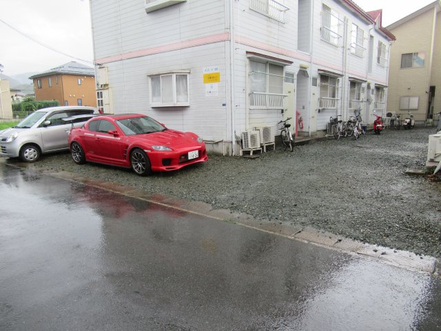 メゾン・ド・ロゼの駐車場