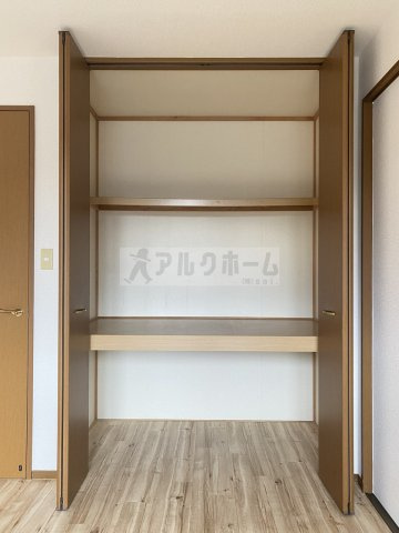 ルミエールA棟の収納