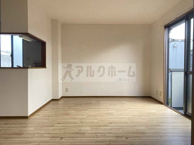 ルミエールA棟の居間・リビング
