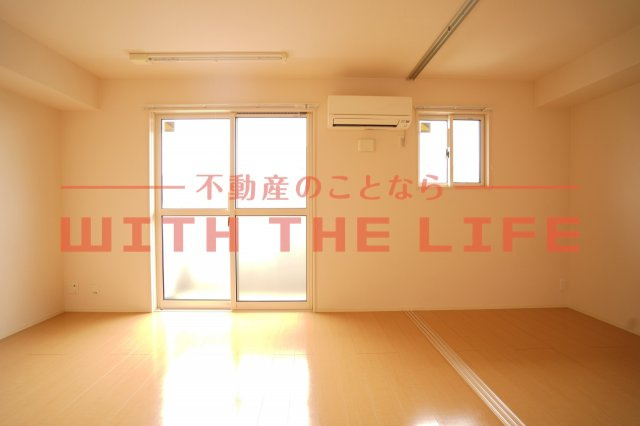 エトワールⅡ【キャッシュバック対象物件】の居間・リビング|ゆったりとしたリビングです