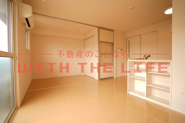 エトワールⅡ【キャッシュバック対象物件】の内装|明るい室内です