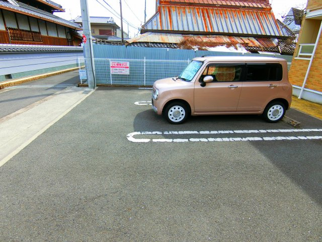 フィオーレ・ガーデンの駐車場