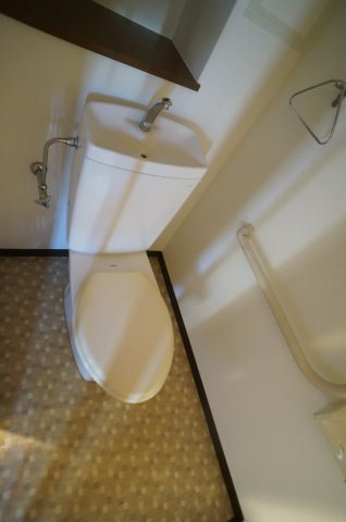 オーベルジュ宝塚のトイレ|参考、同建物・反転間取りの号室