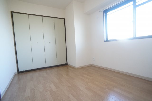 オーベルジュ宝塚の寝室|参考、同建物・反転間取りの号室