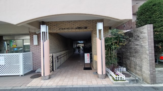 シャルマンコーポ野江第一期のエントランス|マンションの入り口です。