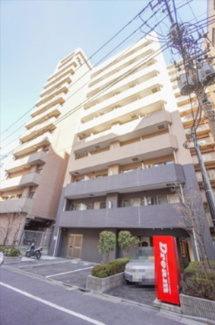 【外観】 | JR蒲田駅、池上線蓮沼駅と２駅利用可能な立地。近隣はスーパー、コンビニ、商店街など様々な施設が揃っております。