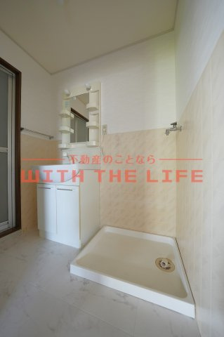 フリーデン安居野G棟【キャッシュバック対象物件】の洗面所|ゆったりとスペースのある洗面所