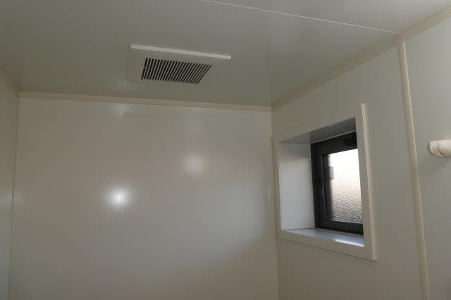 オランジュBの浴室|浴室窓・換気扇