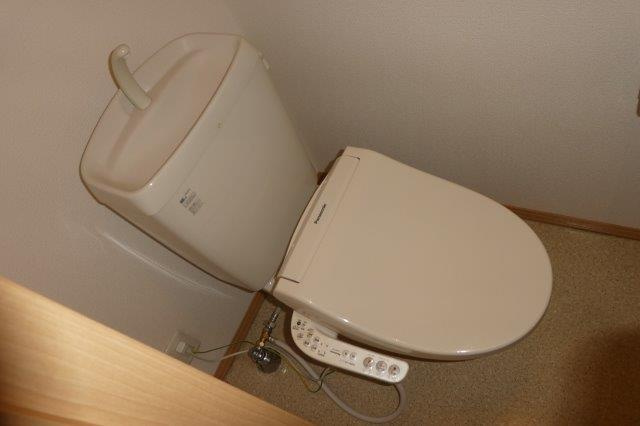 オランジュBのトイレ|ウォシュレット