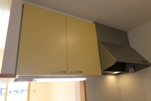 オランジュBのキッチン|キッチン上収納