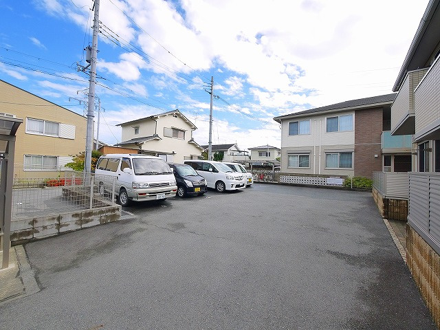 グランシャリオⅡの駐車場|カースペースがあります