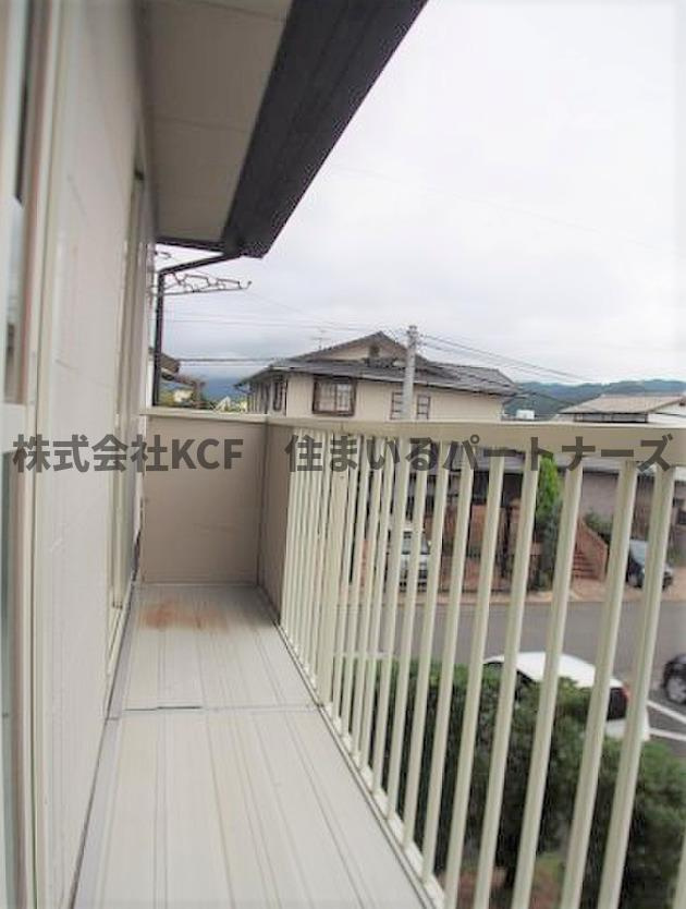 フリーデン安居野Gのバルコニー|バルコニーからの眺めを楽しみながら食事をしませんか