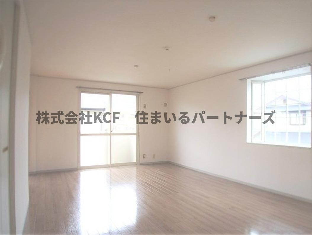 フリーデン安居野Gの居間・リビング|こちらのリビングで趣味の時間をお楽しみください