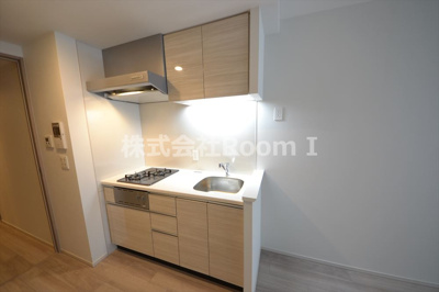 【キッチン】 | BPRレジデンス大阪本町Q | コンパクトなキッチンで掃除もラクラク