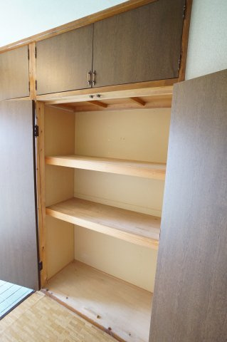 赤崎ビルの収納|奥行きのある収納