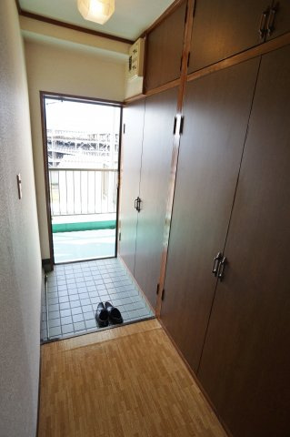 赤崎ビルの玄関|広々玄関