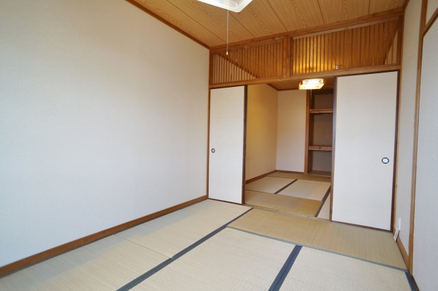 赤崎ビルの和室|綺麗な続き和室