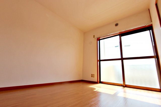 コトーレジデンスの寝室|6帖