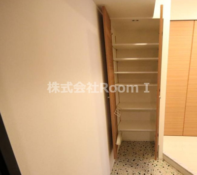 【その他共用部分】 | アクアプレイス北浜 | きれいな玄関です