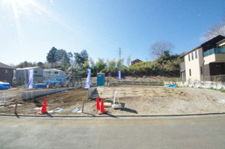 【前面道路含む現地写真】 | 令和4年2月17日撮影　建築中
