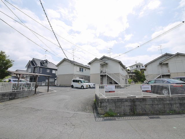 クレセール学園前Ｂ・Ｃの駐車場|駐車場があります