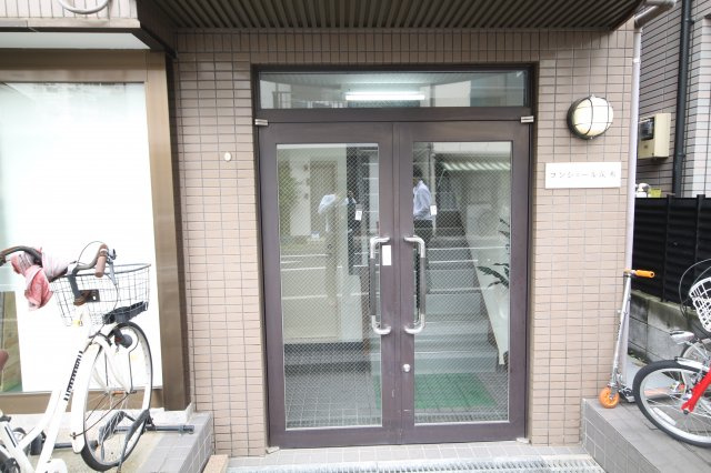 【エントランス】